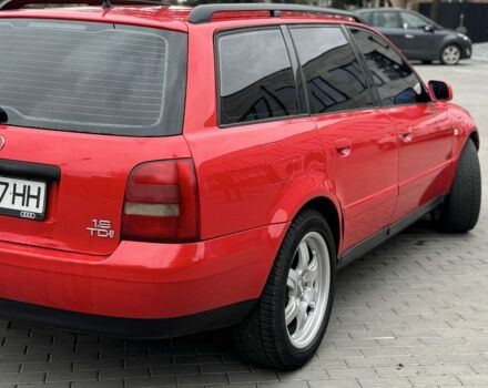 Красный Ауди А4, объемом двигателя 1.6 л и пробегом 315 тыс. км за 3350 $, фото 5 на Automoto.ua