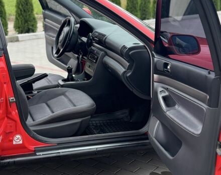 Красный Ауди А4, объемом двигателя 1.6 л и пробегом 315 тыс. км за 3350 $, фото 12 на Automoto.ua