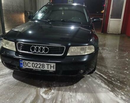 Красный Ауди А4, объемом двигателя 1.8 л и пробегом 275 тыс. км за 3555 $, фото 5 на Automoto.ua