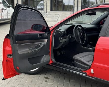 Красный Ауди А4, объемом двигателя 1.6 л и пробегом 315 тыс. км за 3350 $, фото 10 на Automoto.ua