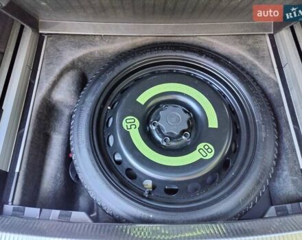 Красный Ауди А4, объемом двигателя 1.8 л и пробегом 223 тыс. км за 9200 $, фото 12 на Automoto.ua