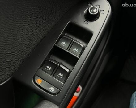 Красный Ауди А4, объемом двигателя 2 л и пробегом 333 тыс. км за 8690 $, фото 9 на Automoto.ua