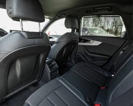 Красный Ауди А4, объемом двигателя 2 л и пробегом 205 тыс. км за 20990 $, фото 4 на Automoto.ua