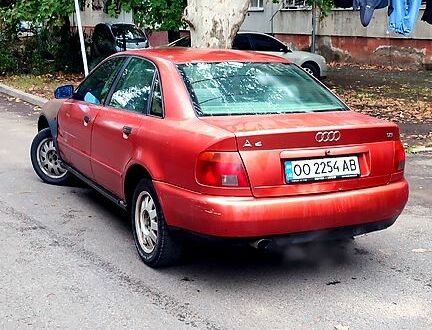 Красный Ауди А4, объемом двигателя 1.8 л и пробегом 200 тыс. км за 2250 $, фото 1 на Automoto.ua