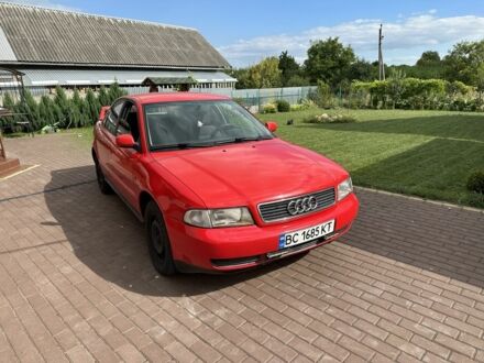 Красный Ауди А4, объемом двигателя 1.6 л и пробегом 309 тыс. км за 2200 $, фото 1 на Automoto.ua