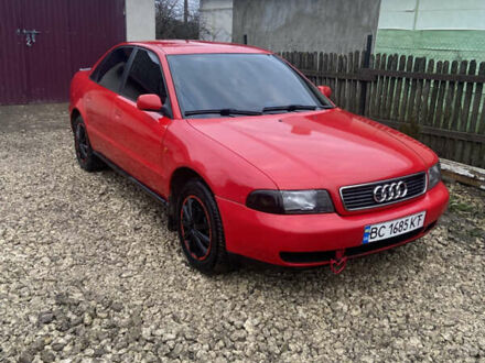 Червоний Ауді А4, об'ємом двигуна 1.6 л та пробігом 300 тис. км за 2750 $, фото 1 на Automoto.ua
