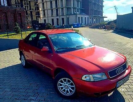 Красный Ауди А4, объемом двигателя 1.6 л и пробегом 500 тыс. км за 2200 $, фото 1 на Automoto.ua