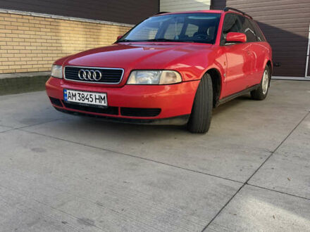 Красный Ауди А4, объемом двигателя 1.8 л и пробегом 420 тыс. км за 2700 $, фото 1 на Automoto.ua