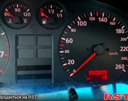 Красный Ауди А4, объемом двигателя 1.8 л и пробегом 350 тыс. км за 2300 $, фото 1 на Automoto.ua