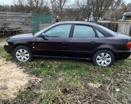 Красный Ауди А4, объемом двигателя 1.6 л и пробегом 300 тыс. км за 2600 $, фото 1 на Automoto.ua