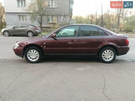 Ауди А4 1997 в Киеве на Automoto.ua Красный Ауди А4, объемом двигателя 1.8 л и пробегом 239 тыс. км за 1700 $, фото 1 на Automoto.ua