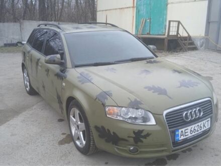 Красный Ауди А4, объемом двигателя 2 л и пробегом 280 тыс. км за 5500 $, фото 1 на Automoto.ua