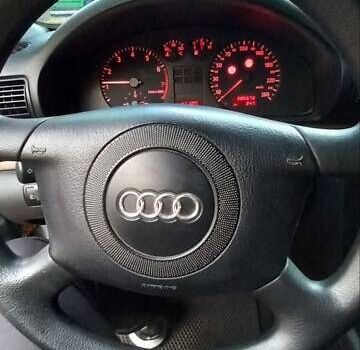 Ауди А4, объемом двигателя 1.8 л и пробегом 260 тыс. км за 3650 $, фото 2 на Automoto.ua