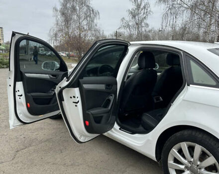 Ауді А4, об'ємом двигуна 2 л та пробігом 256 тис. км за 10999 $, фото 19 на Automoto.ua