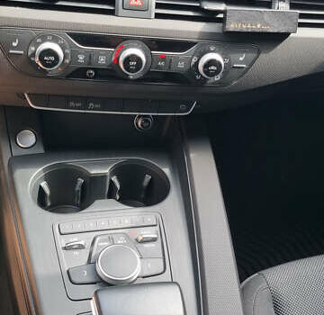 Ауди А4, объемом двигателя 1.4 л и пробегом 78 тыс. км за 18500 $, фото 6 на Automoto.ua