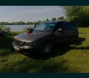 Ауди А4 1996 в Чернигове на Automoto.ua Ауди А4, объемом двигателя 1.6 л и пробегом 300 тыс. км за 1800 $, фото 1 на Automoto.ua