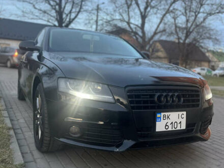 Ауди А4 2010 в Ровно на Automoto.ua Ауди А4, объемом двигателя 1.98 л и пробегом 222 тыс. км за 10000 $, фото 1 на Automoto.ua