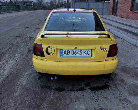 Желтый Ауди А4, объемом двигателя 1.9 л и пробегом 320 тыс. км за 2700 $, фото 2 на Automoto.ua