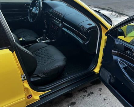 Желтый Ауди А4, объемом двигателя 1.9 л и пробегом 320 тыс. км за 2700 $, фото 4 на Automoto.ua