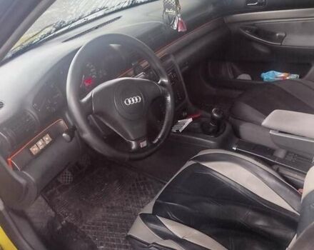 Жовтий Ауді А4, об'ємом двигуна 1.8 л та пробігом 200 тис. км за 2500 $, фото 5 на Automoto.ua