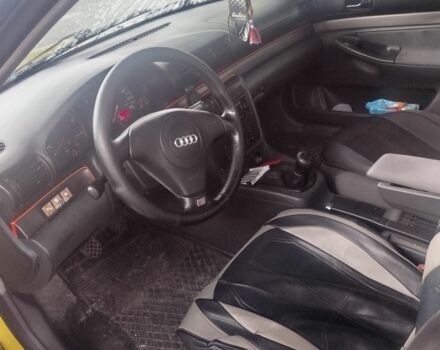 Желтый Ауди А4, объемом двигателя 1.8 л и пробегом 200 тыс. км за 2500 $, фото 6 на Automoto.ua