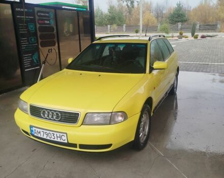 Желтый Ауди А4, объемом двигателя 1.8 л и пробегом 200 тыс. км за 2500 $, фото 4 на Automoto.ua