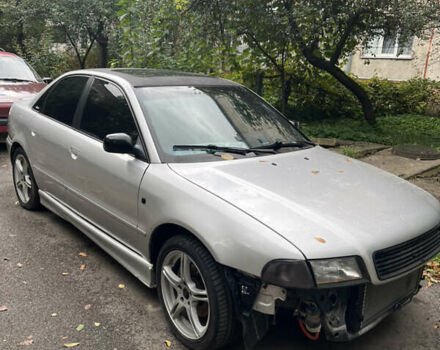 Сірий Ауді А4, об'ємом двигуна 1.8 л та пробігом 329 тис. км за 2000 $, фото 1 на Automoto.ua