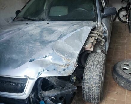 Сірий Ауді А4, об'ємом двигуна 1.8 л та пробігом 350 тис. км за 1188 $, фото 6 на Automoto.ua