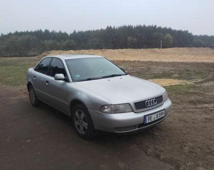Серый Ауди А4, объемом двигателя 1 л и пробегом 305 тыс. км за 2000 $, фото 1 на Automoto.ua