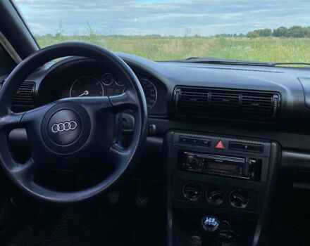 Сірий Ауді А4, об'ємом двигуна 1.78 л та пробігом 429 тис. км за 2500 $, фото 4 на Automoto.ua