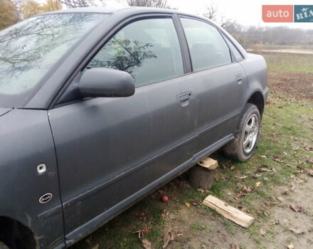 Серый Ауди А4, объемом двигателя 1.6 л и пробегом 340 тыс. км за 1500 $, фото 2 на Automoto.ua