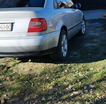 Серый Ауди А4, объемом двигателя 1.8 л и пробегом 300 тыс. км за 3200 $, фото 2 на Automoto.ua