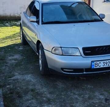 Серый Ауди А4, объемом двигателя 1.8 л и пробегом 300 тыс. км за 3200 $, фото 1 на Automoto.ua