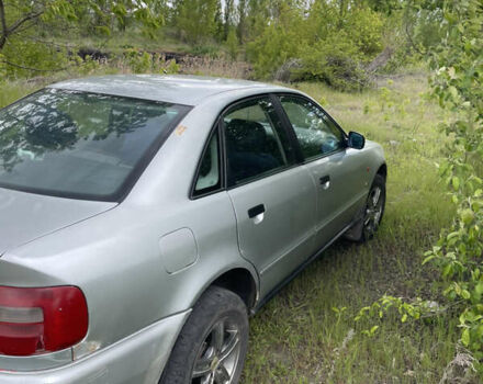 Сірий Ауді А4, об'ємом двигуна 1.6 л та пробігом 419 тис. км за 2000 $, фото 1 на Automoto.ua