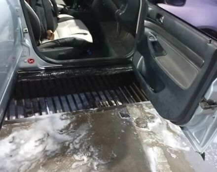 Серый Ауди А4, объемом двигателя 1.78 л и пробегом 50 тыс. км за 2200 $, фото 1 на Automoto.ua