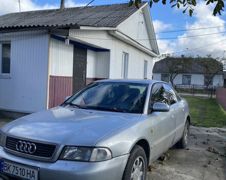 Серый Ауди А4, объемом двигателя 1.6 л и пробегом 262 тыс. км за 2000 $, фото 1 на Automoto.ua