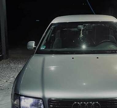 Серый Ауди А4, объемом двигателя 1.6 л и пробегом 203 тыс. км за 4000 $, фото 1 на Automoto.ua