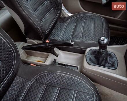 Серый Ауди А4, объемом двигателя 1.6 л и пробегом 389 тыс. км за 850 $, фото 5 на Automoto.ua