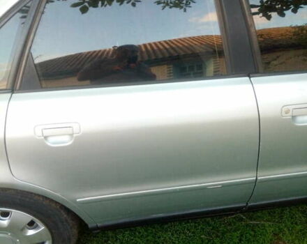 Сірий Ауді А4, об'ємом двигуна 1.8 л та пробігом 383 тис. км за 3800 $, фото 5 на Automoto.ua