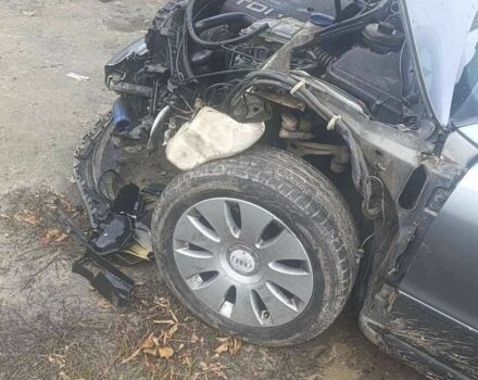 Серый Ауди А4, объемом двигателя 1.9 л и пробегом 300 тыс. км за 1398 $, фото 18 на Automoto.ua