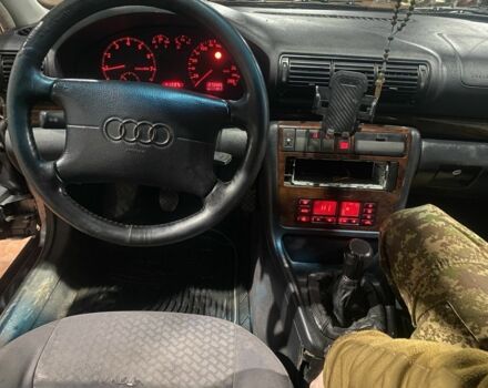 Сірий Ауді А4, об'ємом двигуна 1.6 л та пробігом 200 тис. км за 1250 $, фото 2 на Automoto.ua