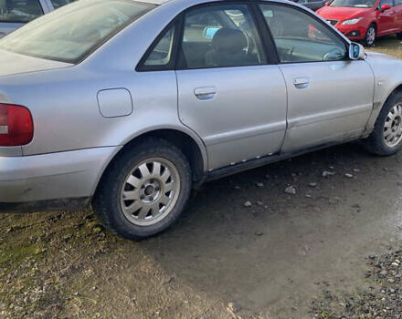 Сірий Ауді А4, об'ємом двигуна 1.78 л та пробігом 212 тис. км за 2750 $, фото 4 на Automoto.ua