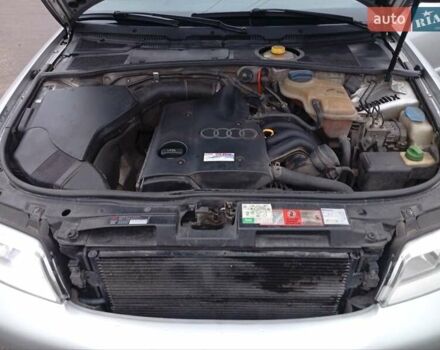 Сірий Ауді А4, об'ємом двигуна 1.6 л та пробігом 225 тис. км за 3000 $, фото 1 на Automoto.ua