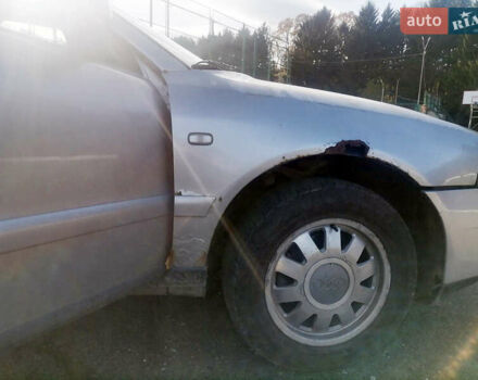 Ауді А4 1999 у Бурштыне на Automoto.ua Сірий Ауді А4, об'ємом двигуна 1.8 л та пробігом 310 тис. км за 2900 $, фото 15 на Automoto.ua