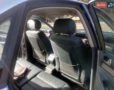 Ауді А4 1999 у Бурштыне на Automoto.ua Сірий Ауді А4, об'ємом двигуна 1.8 л та пробігом 310 тис. км за 2900 $, фото 10 на Automoto.ua