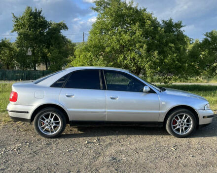 Сірий Ауді А4, об'ємом двигуна 1.6 л та пробігом 226 тис. км за 4200 $, фото 1 на Automoto.ua