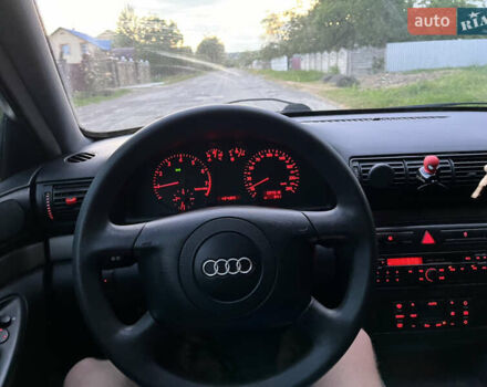 Сірий Ауді А4, об'ємом двигуна 1.6 л та пробігом 226 тис. км за 4200 $, фото 17 на Automoto.ua