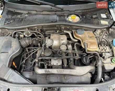 Сірий Ауді А4, об'ємом двигуна 2.5 л та пробігом 375 тис. км за 4200 $, фото 31 на Automoto.ua