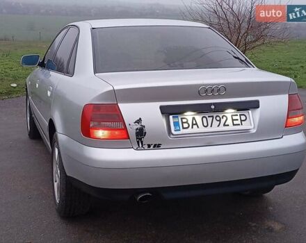 Сірий Ауді А4, об'ємом двигуна 1.6 л та пробігом 225 тис. км за 3000 $, фото 12 на Automoto.ua