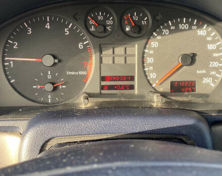 Сірий Ауді А4, об'ємом двигуна 1.78 л та пробігом 212 тис. км за 2750 $, фото 11 на Automoto.ua